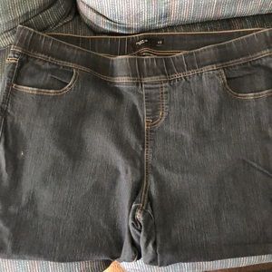 2/$30 Torrid - 4S skinny blue jeans (pull on)